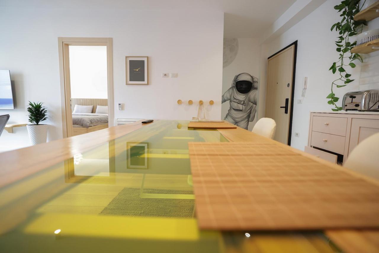 Apollo By Holistay Apartament *