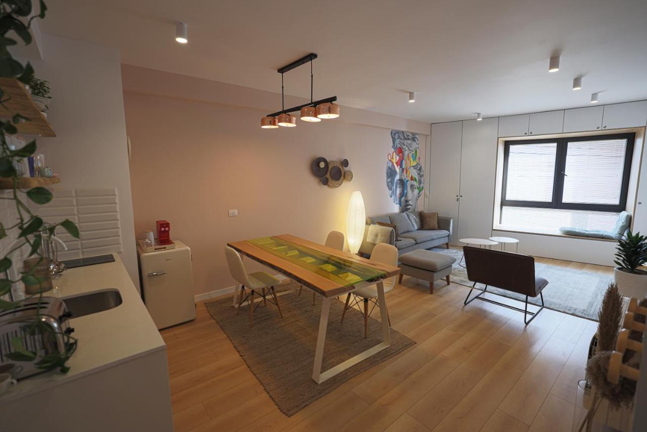 Apollo By Holistay Apartament *