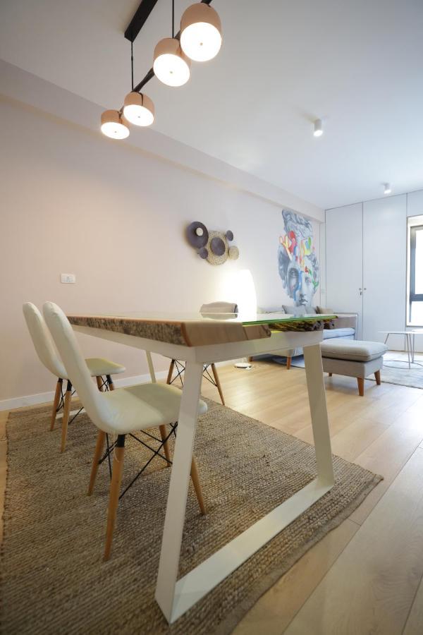 Apollo By Holistay Apartament *